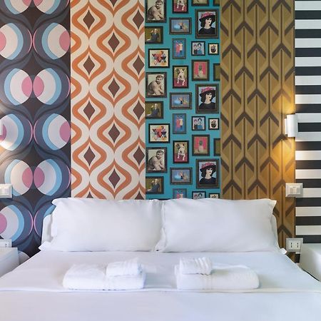 Boutique Rooms Carbonazzi 17 Cagliari Bagian luar foto