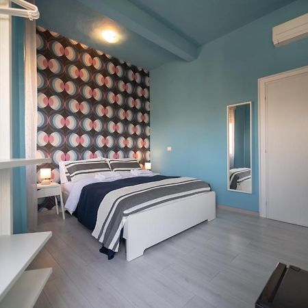 Boutique Rooms Carbonazzi 17 Cagliari Bagian luar foto