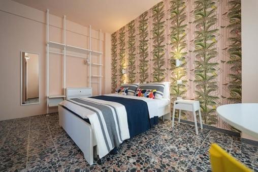 Boutique Rooms Carbonazzi 17 Cagliari Bagian luar foto