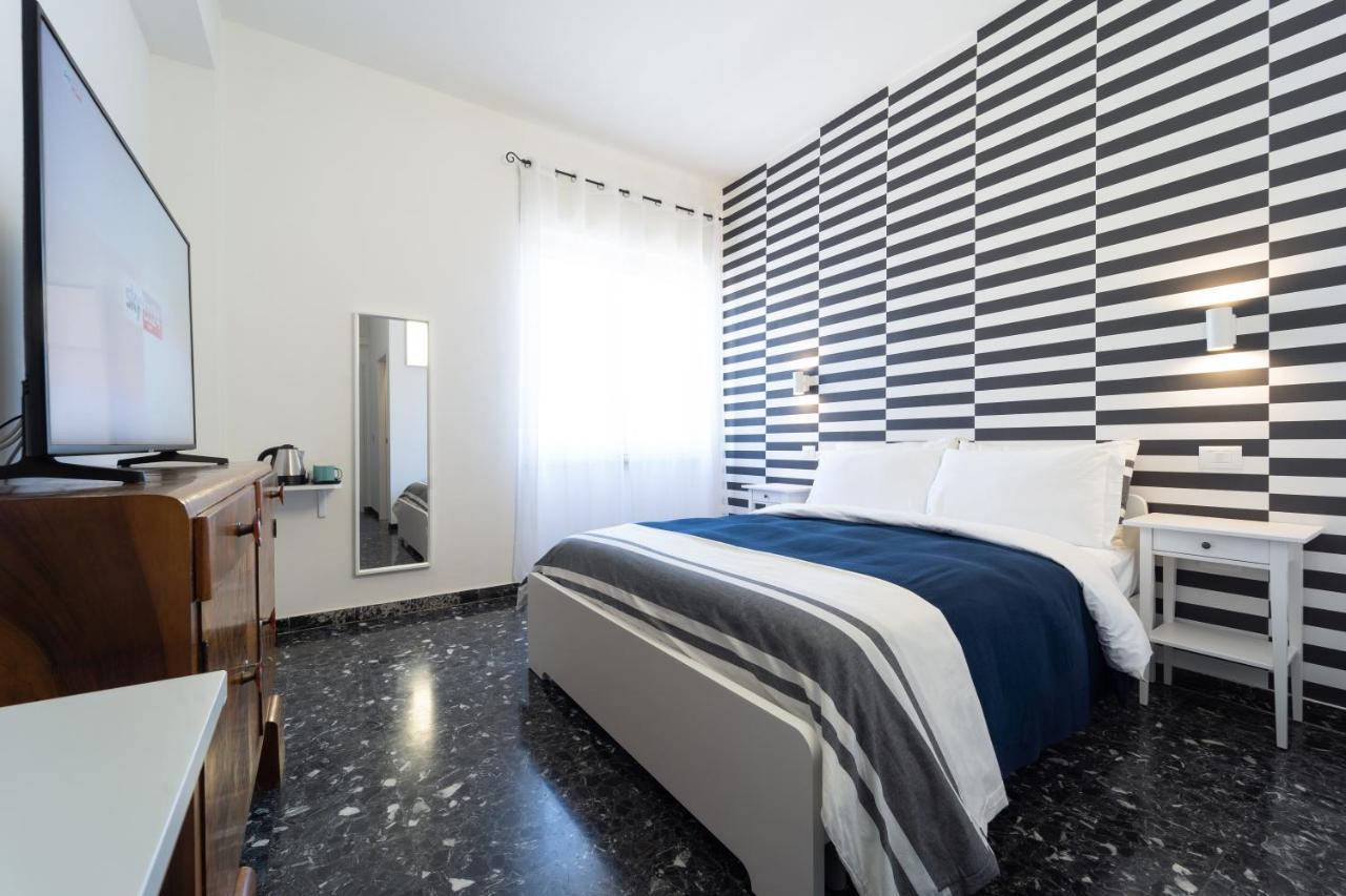 Boutique Rooms Carbonazzi 17 Cagliari Bagian luar foto