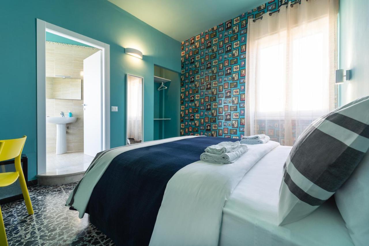 Boutique Rooms Carbonazzi 17 Cagliari Bagian luar foto