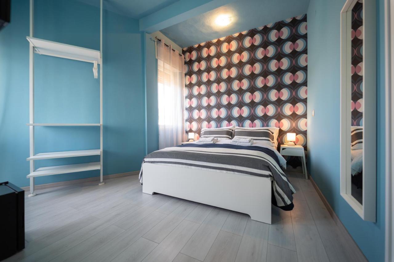 Boutique Rooms Carbonazzi 17 Cagliari Bagian luar foto